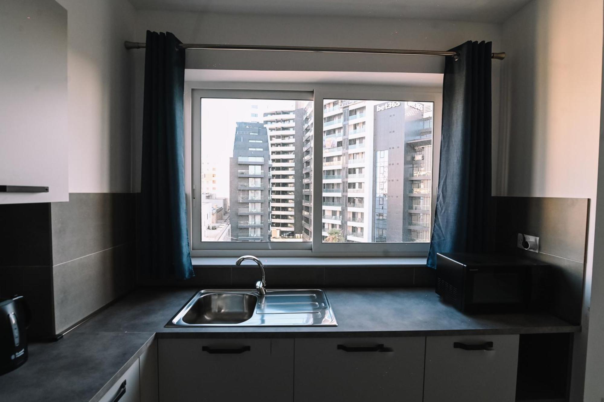Bright 2 Bedroom Flat In Sliema! Екстериор снимка