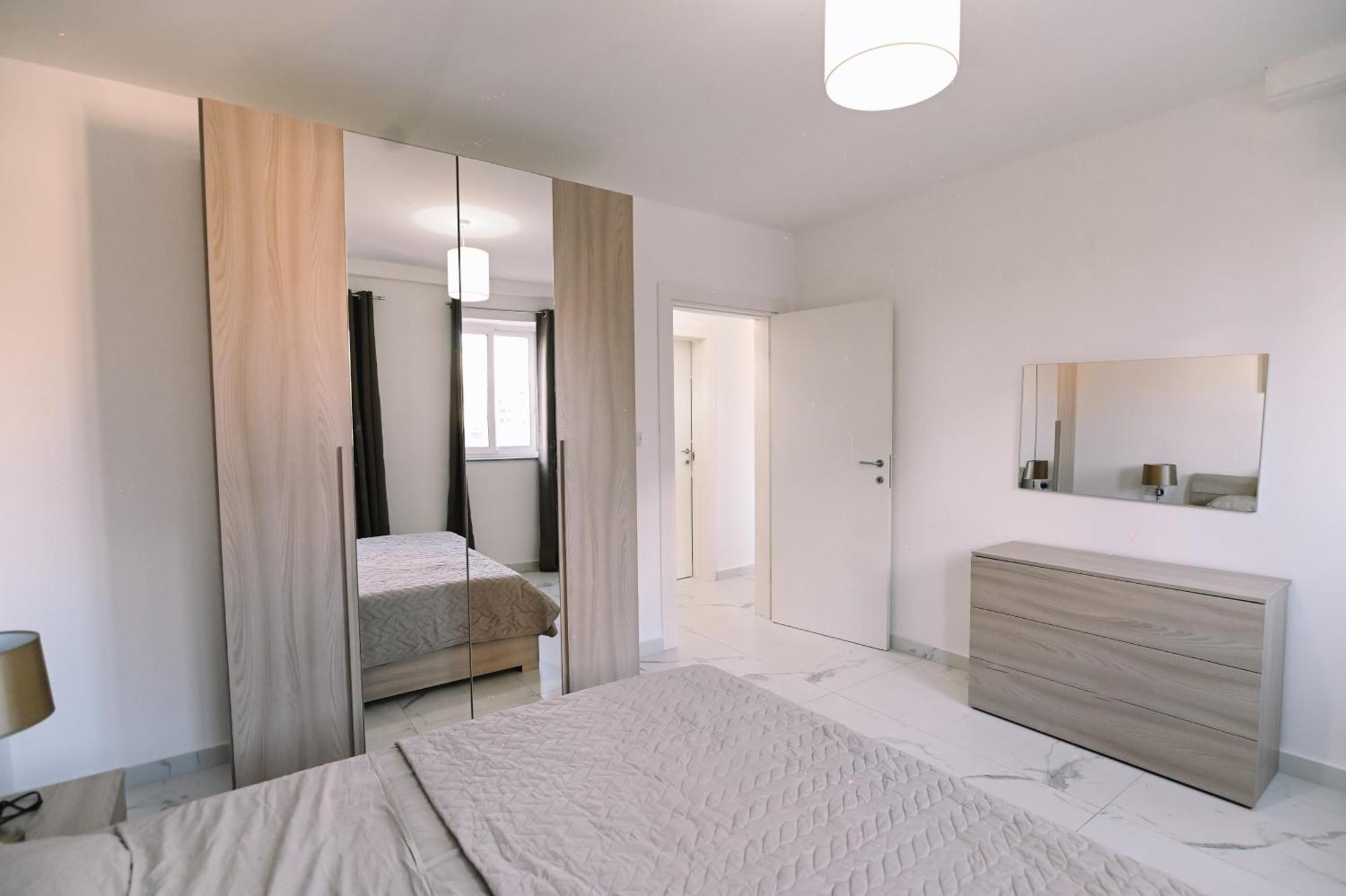 Bright 2 Bedroom Flat In Sliema! Екстериор снимка